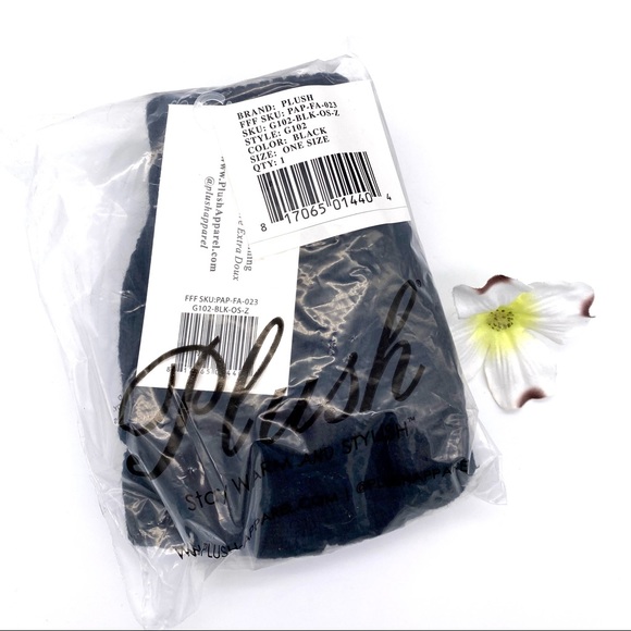 NWT Plush Fleece-Lined Texting Fingerless Mittens in Black, OS - Picture 14 of 15